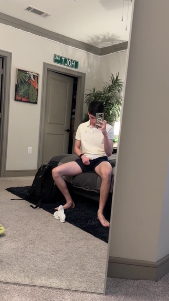 The Show Studio: Spor salonundan sonra mastürbasyon