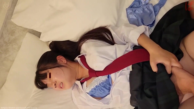 Japonica study book: Un gruppo di tre amiche di una scuola femminile al...