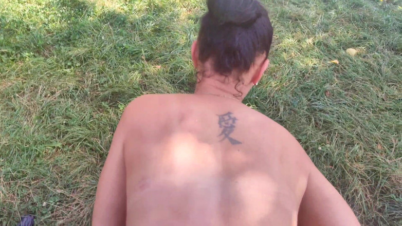 DirtyLubov: Seks Oral Dan Kedudukan Doggy Fuck Di Pantai