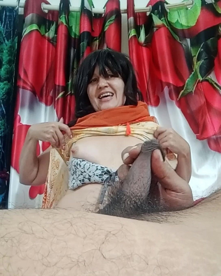 Bolly Karma: Esposa cachonda infiel se folla al mejor amigo de vacaciones