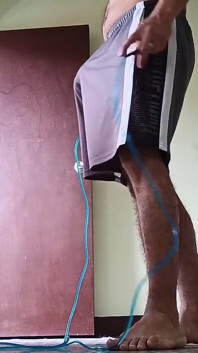 Wenn ich treibe, wird mein schwanz hart und meine hose fällt