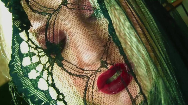 Goddess Celine: 라텍스 드레스와 나일론 Encaement