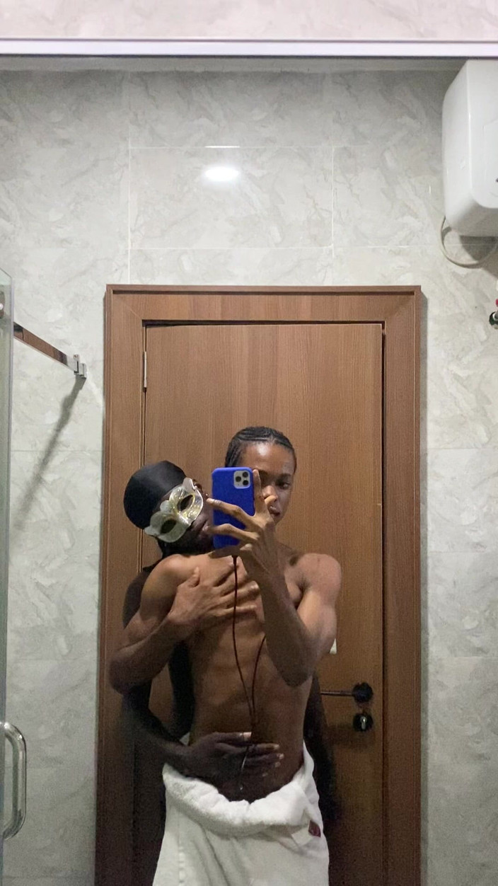 Baddestboyx: Sexy malá vánoční teenagerka je ošukaná Santa ve slavném hotelu