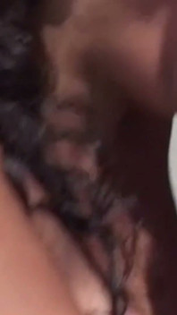 J Star була досить сміливою, щоб спробувати міжрасовий секс з добрим власником великого чорного члена.