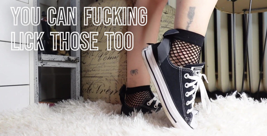 Raven Willow: 我的脚又小又可爱