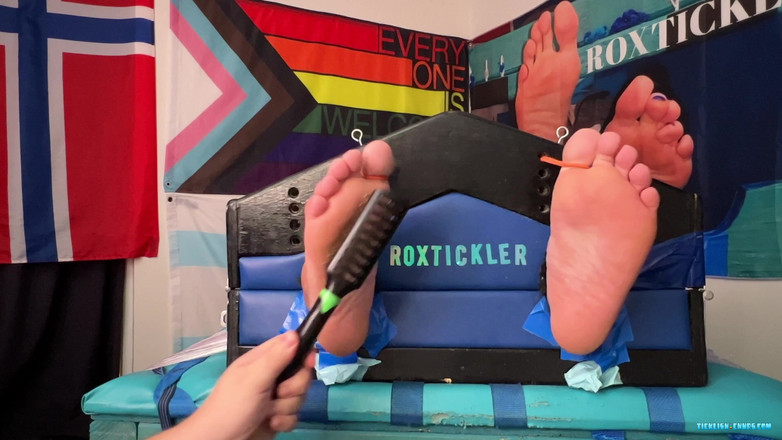 Ticklish Chubs: Primeira vez de Oscar gordo