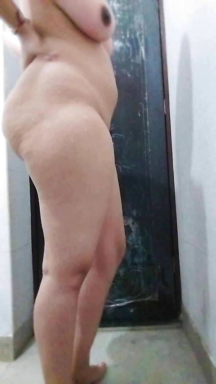 Riyathakur: Riya Thakur bagno virale