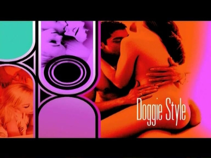 Anal lover: सुनहरे बालों वाली बेब चूत में उंगली करती है और बेतहाशा लंड की सवारी करती है