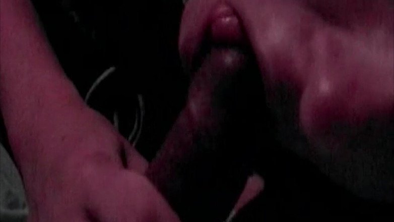 NAUGHTYPOLSKA: MILF rambut coklat secara spontan kacau di dalam kereta