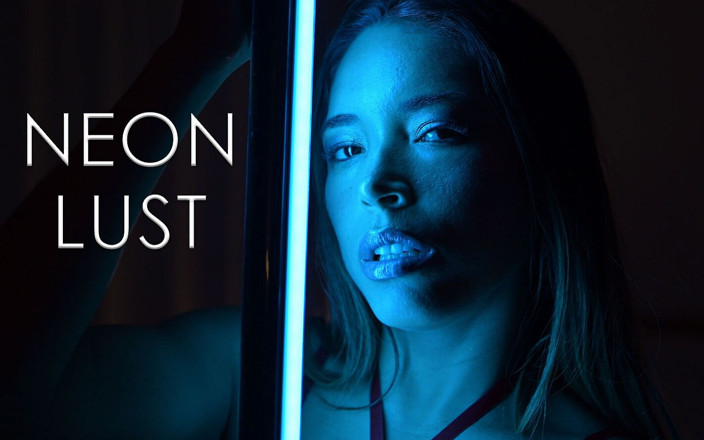 Sensual-X: Neon lust - lesbiska tjejer visar bakom kulisserna bilder
