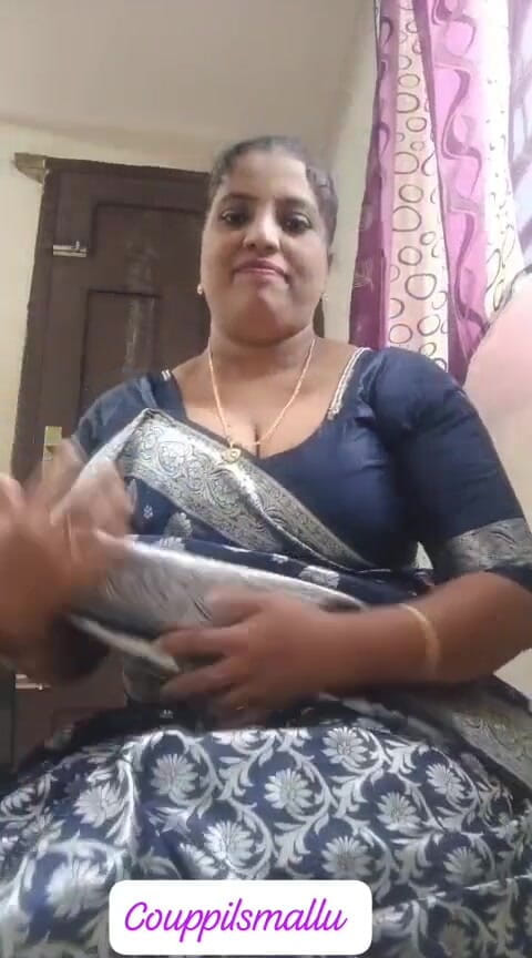 F couppilsmallu: Your Own Aunty, Shining in a Saree