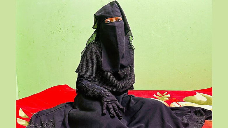 Riya Chowdhury: 和我的性感哥玩粗暴性爱