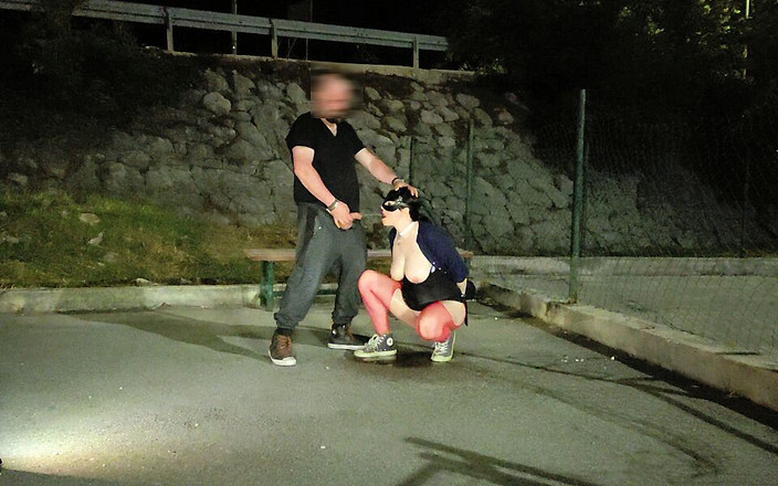 Toilet Mommy: Mama vitregă matură sexy curvă scrofiță de 50 de ani vrea...