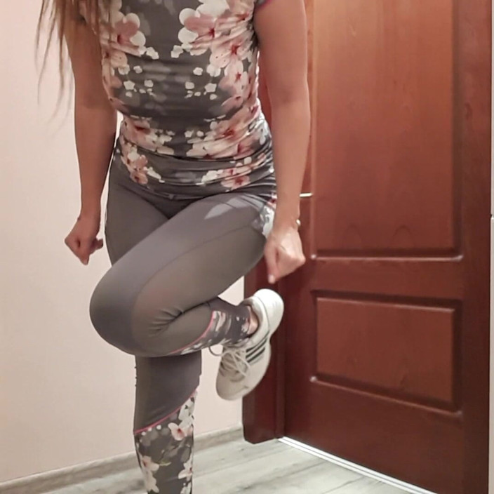 FrauleinP: Pee My Gym Pants at the Closed Loo's Door