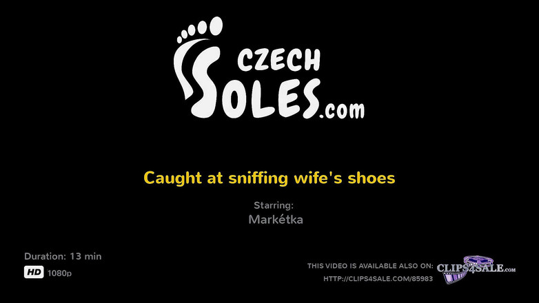 Czech Soles - foot fetish content: Påkommen med att sniffa fruns skor