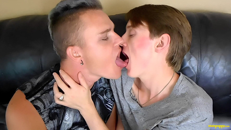 Man Puppy: Heißes schwules küssen mit Jessie &amp; leo