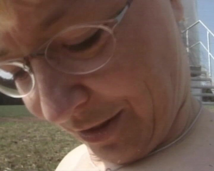 BB Video - Vintage Story: Bionda matura si masturba in un campo