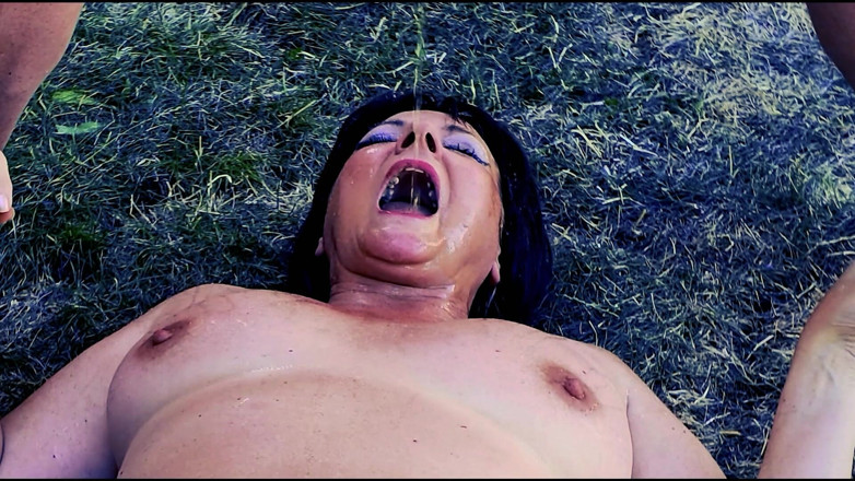 ithastopeefun: Pissing in My Own Mouth - Ithastopeefun