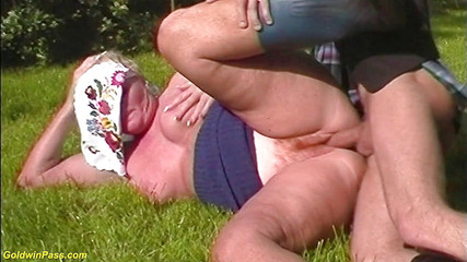 Goldwin pass: Mama vitregă cu sex anal dur cu castravete cu jucărie