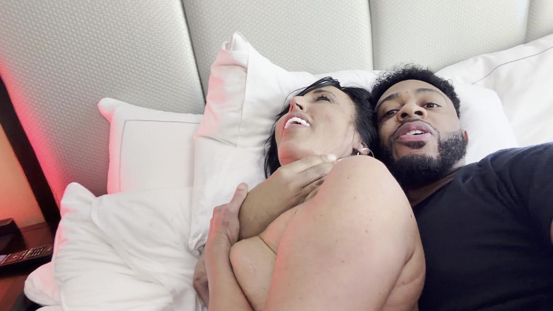 Jordan Wright: Fucking Slutty MILF off Camera Abi James