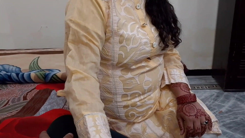 QueenbeautyQB: Cikgu tuisyen memanggil pelajarnya ke rumahnya untuk seks dalam solitud