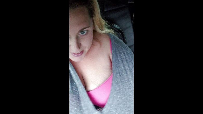 Kat Cumsalot Productions: Переодягання в машині kat cumsalot