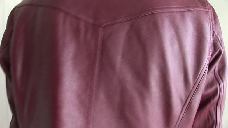 Asian X: Japanischer ehemann beobachtet die behaarte muschi der ehefrau von einem...