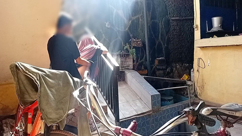 Famly sex: Üvey erkek arkadaşı çok heyecanlıydı