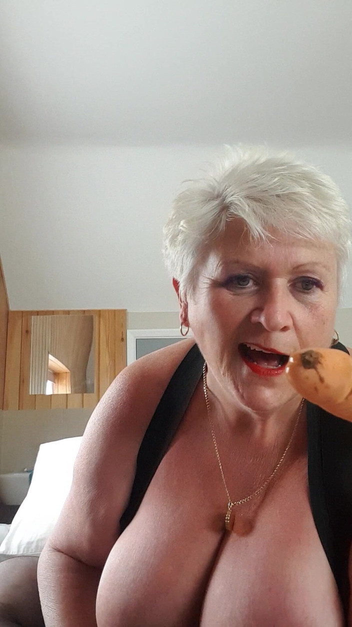 Uk Joolz: 玩电话聊天