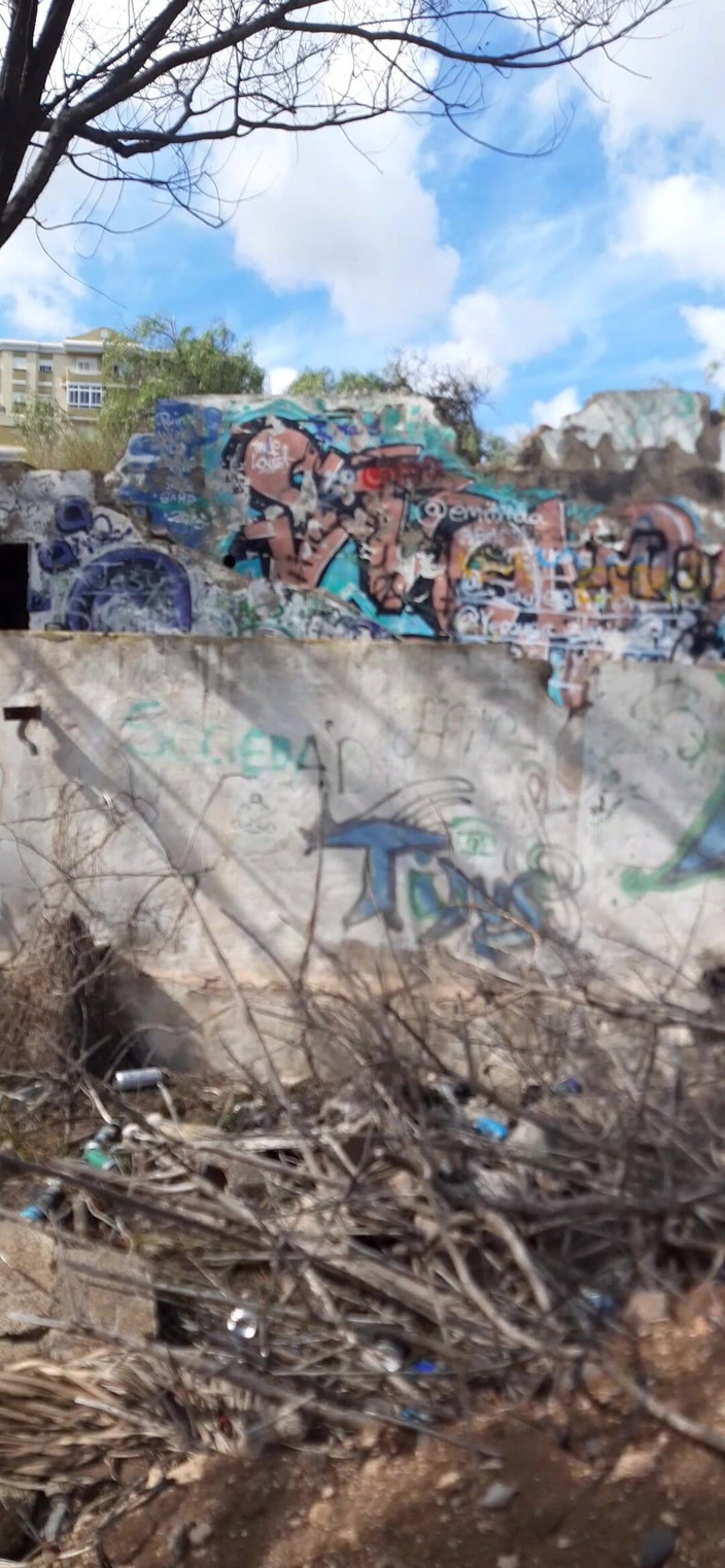 Orinadas_jmv54: Furieux De La Taille Et De La Grande Taille