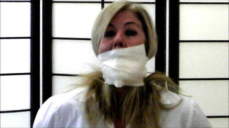 Selfgags classic: 본딩 기어 판매자의 개그 시연!