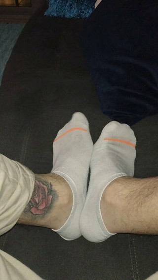 Tomas Styl: Old Worn White Stockings ( Male Feet)
