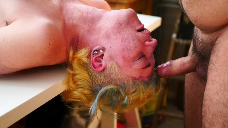 Pix Utopix: Ftm miang dikongkek di atas meja - muka pancutan mani dan...