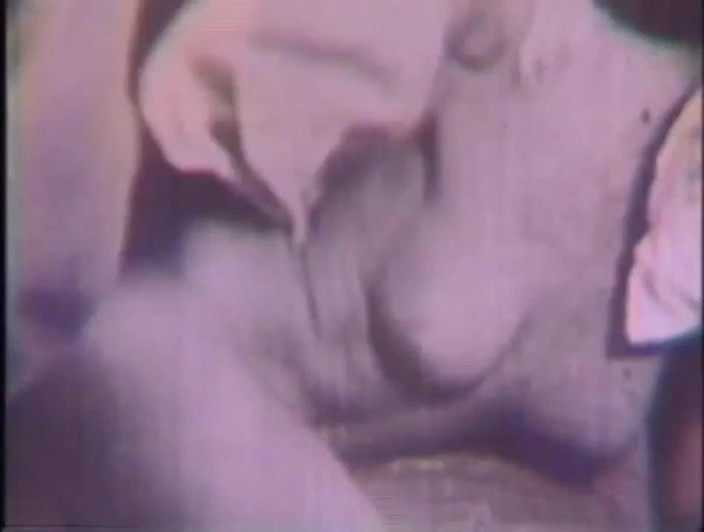 Vintage megastore: Güzel sarışın kız iki gangsterle sikişiyor