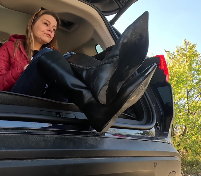 Mistressyammyboots: 29.10.24.