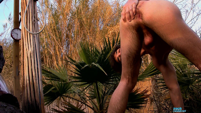 Zack Randall: Ochłodzenie się ze swoim nieobrzezającym kutasem