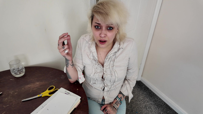 Glitterqueen1999: Pee Desperation in the Exam Room