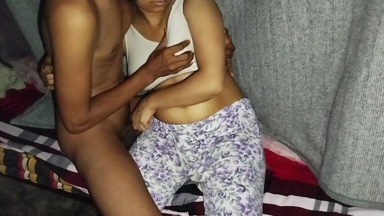 Kalachan69: Bengálská 18letá žhavá krásná sexy dívka sexy prsa a těsná kundička šuká svého...