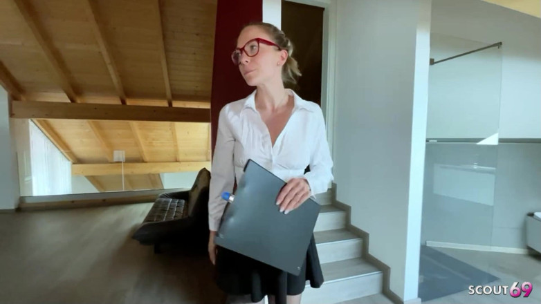 Scout69: Nerdy German Real Estate Agent Girl Give Extra Service to...
