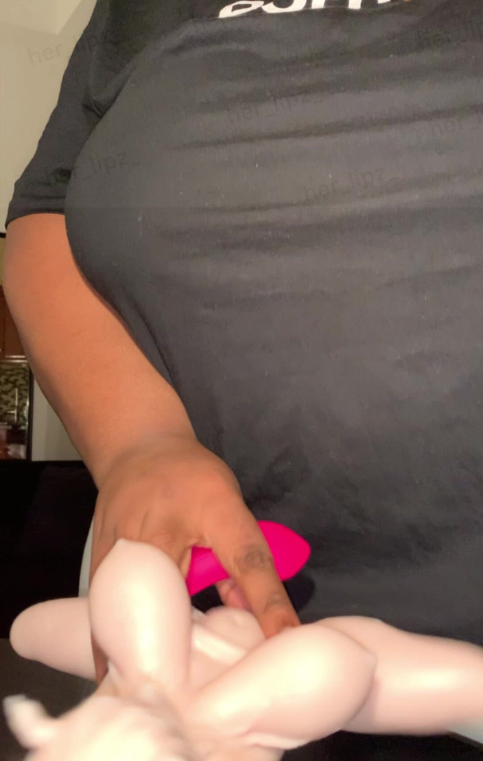 Anye Meshell: Uh Oh the Vibrator Broke
