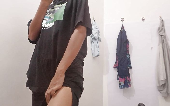 desigirl93: La ragazza vergine indiana mostra il suo corpo