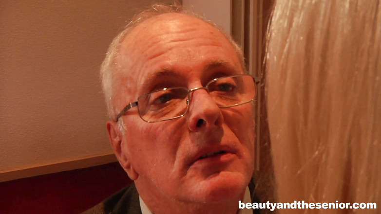 Granddadz: Трахает его студентку Дедушка