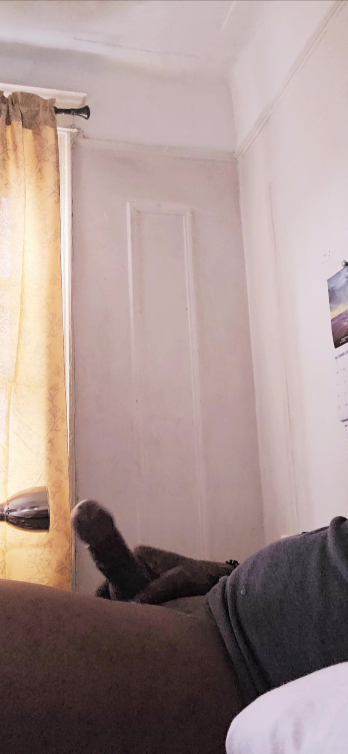 Gotabodiee: 撸管鸡巴，我没有大鸡巴放进嘴里