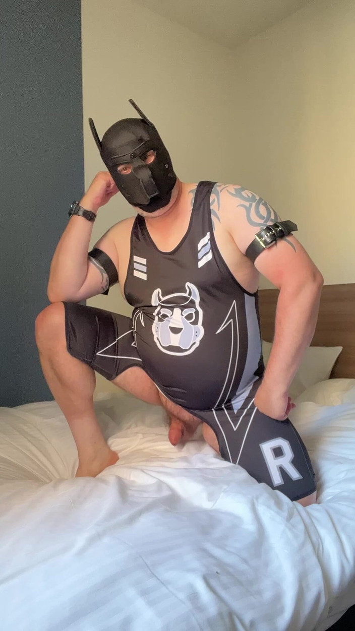 uktattooedchub74: Dark barker pompa e piscio