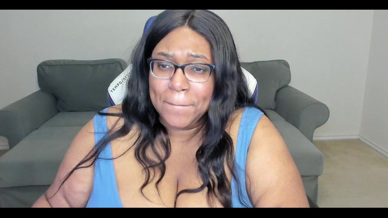 Josie4yourpleasure: Máy bay bà già solo