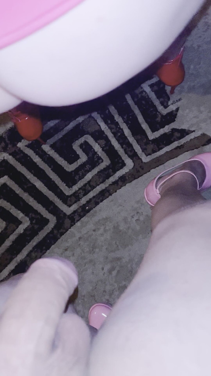 SashMash: Pembe Elbiseli Biseksüel Çift