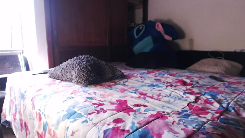 Icyhot707: 누드 렌즈세리아를 가진 남자와 누드 렌즈세리아에 펨보이어 자지를 보여주고 그의 펨보이 자지를 보여줍니다.