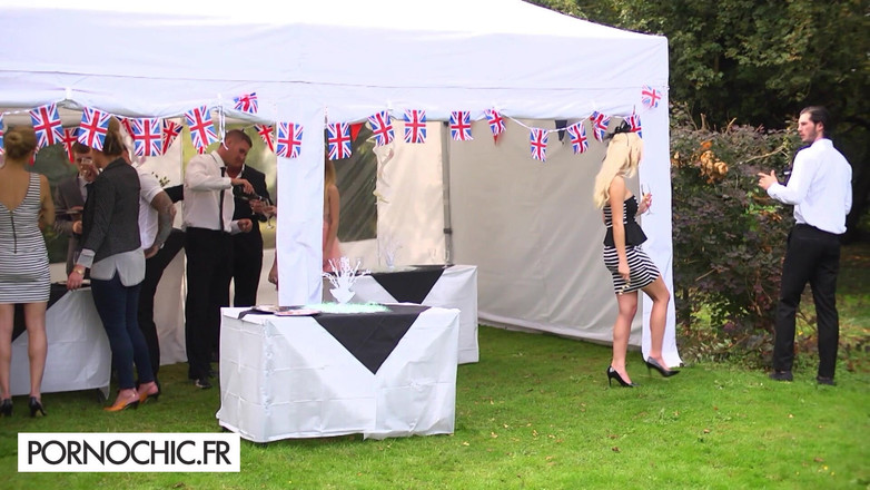 Pornochic: Sienna Day engaña a su novio con 2 hombres