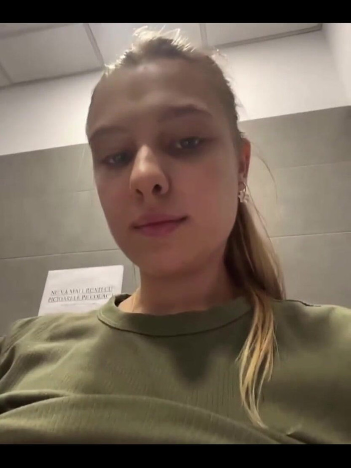 JuiceLussie: Ekstremalne palcowania cipki z bliska. Anal Plug in Big Ass