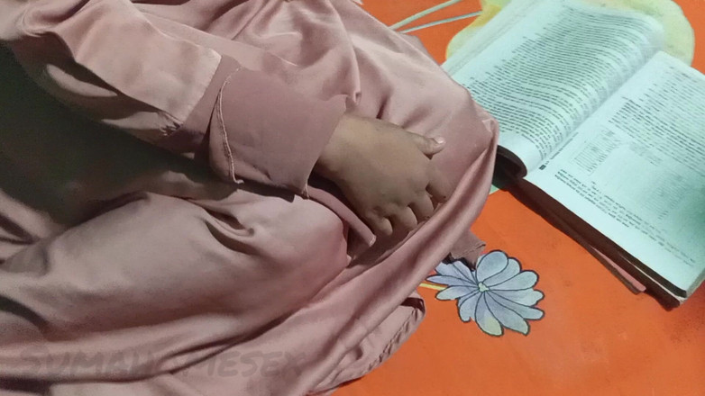 Sumahomesex: 师生性爱。德西老师和性感学生